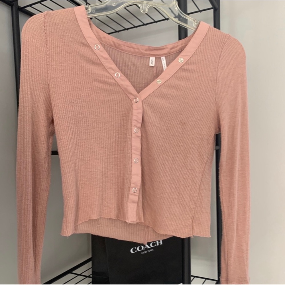 urban outfitters light pink top